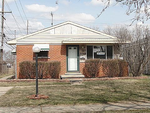 1st image of 32772 Avondale St