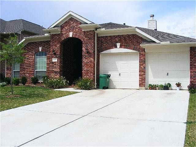 1st image of 331 Holly Branch Ln