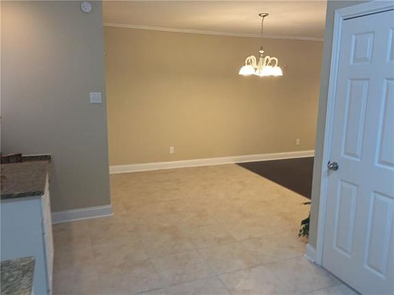 5th image of 918 Monica Dr