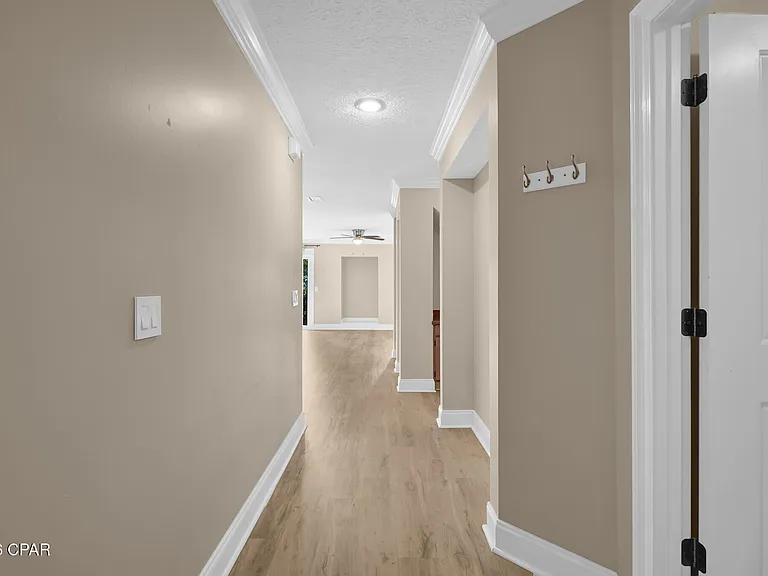 1365 Capri Dr — Photo 14