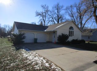 1414 4th Ave, Mountain Lake, MN 56159