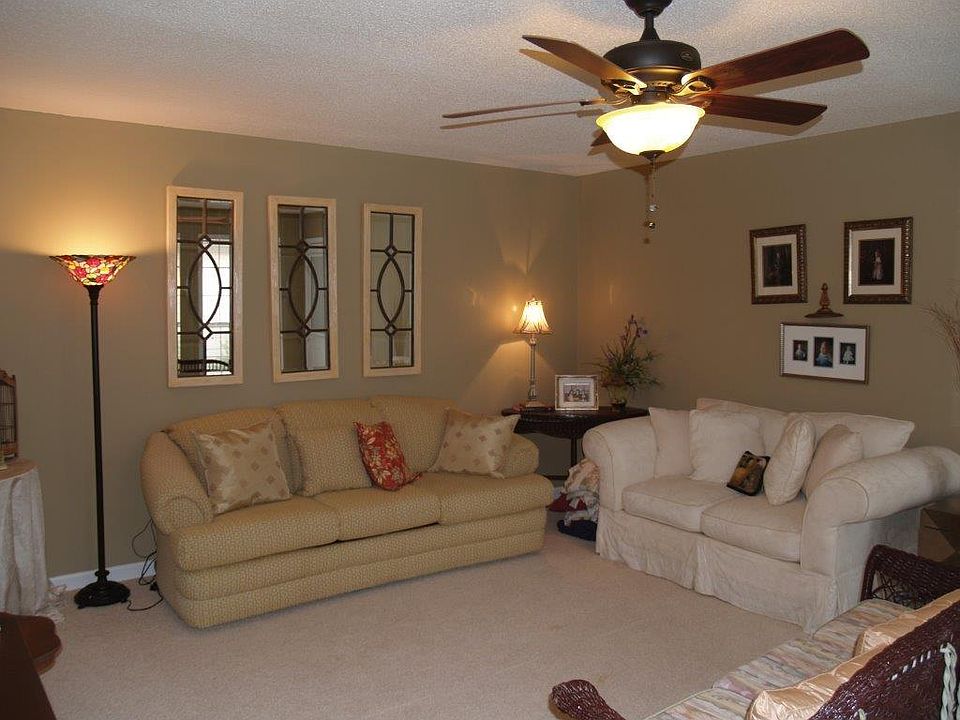 2nd image of 304 Williamsburg Ave