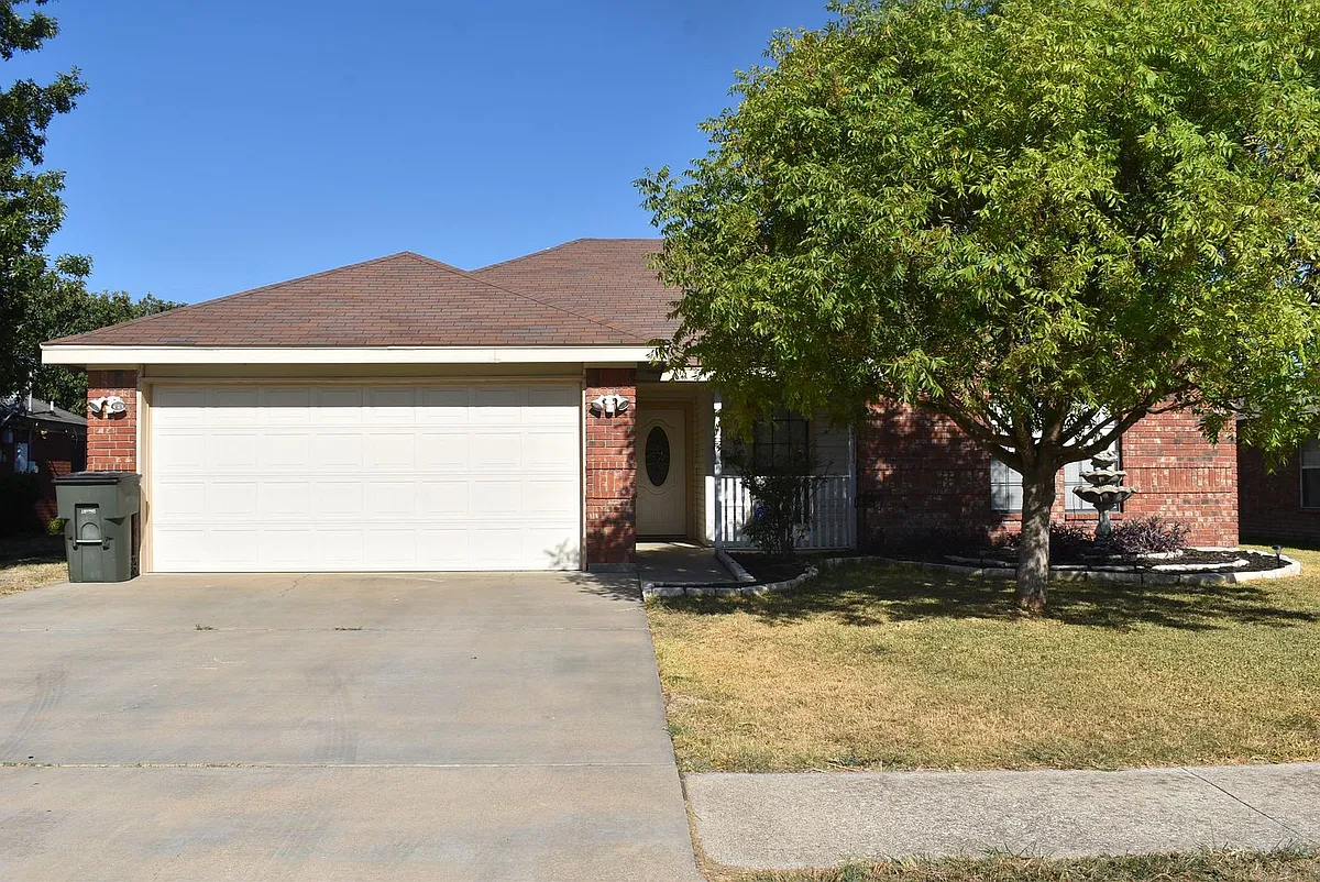 Building Photo - 3905 Littlerock Dr
