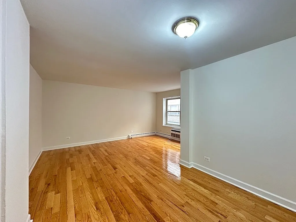 6830 North Sheridan Road, Unit 269 — Photo 2