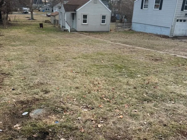 2218 W Tripp Ave, Peoria, IL 61604