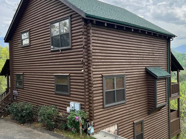 260 Laurel Oaks Way, Gatlinburg, TN 37738