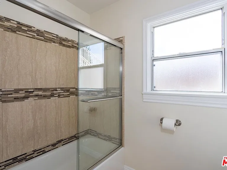 200 W Palmer Ave #C — Photo 15