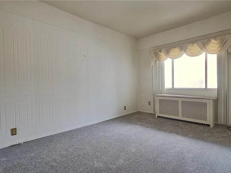 425 Pearl St — Photo 8