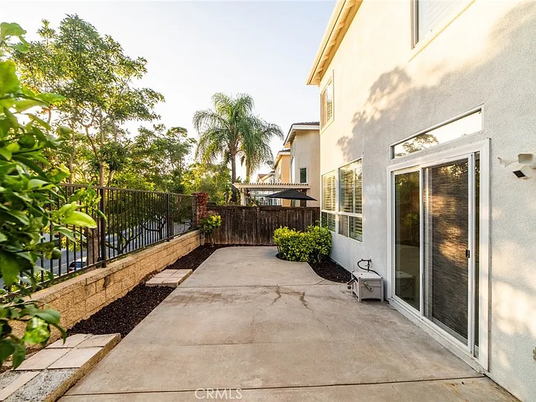 27 Larkmead — Photo 5