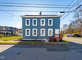29 Hudson St, Waterford, NY 12188