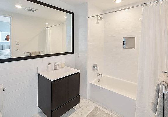 4th image of 22-44 Jackson Ave #2016