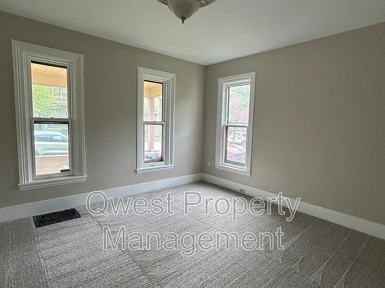 221 Hollister Ave SE #1 — Photo 5