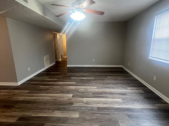 4th image of 1526 Diuguid Dr #1526