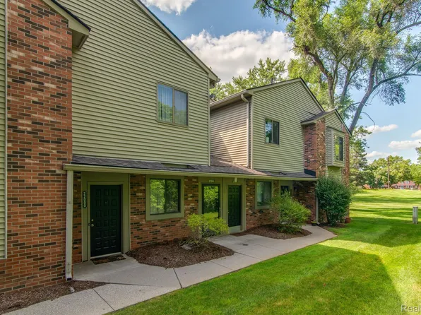 21980 Indian Creek Dr, Farmington, MI 48335