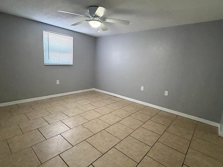 9831 Rainbow Ln — Photo 9