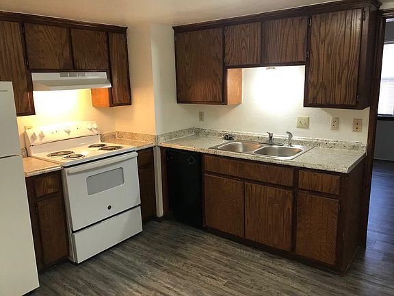 4th image of 1901 E Lindsey St APT 1B