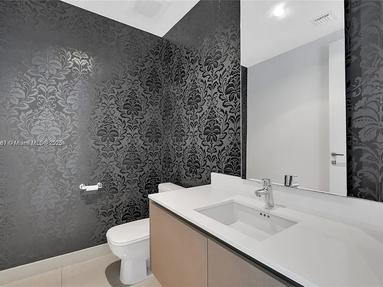 3300 NE 188th St #611 — Photo 13