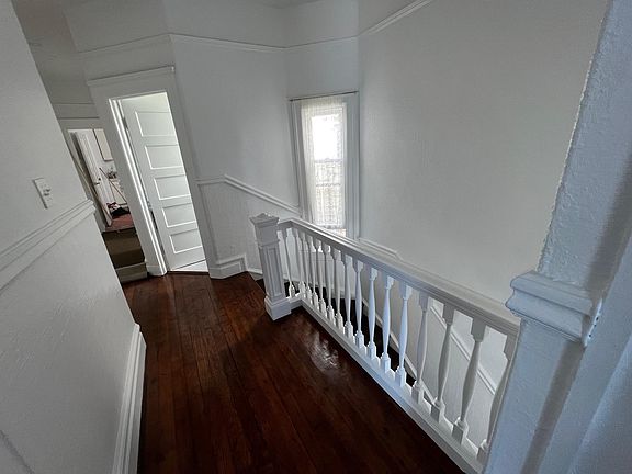 4th image of 3890 22nd St