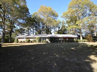 2196 Airways Blvd, Jackson, TN 38301