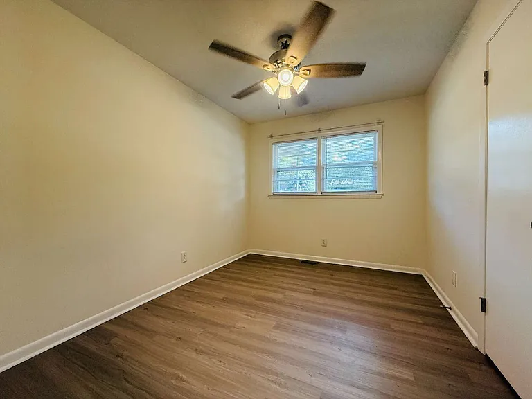 718 Dwain Dr — Photo 16