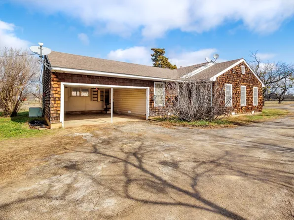 2502 Guadalupe St, Coleman, TX 76834