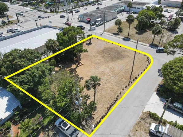 470 SE Seville Street, Stuart, FL 34994