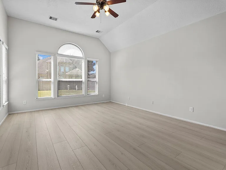 2558 Marufo Vega Dr — Photo 20