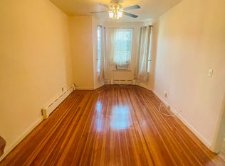 3272 34th St APT 2F, Astoria, NY 11106