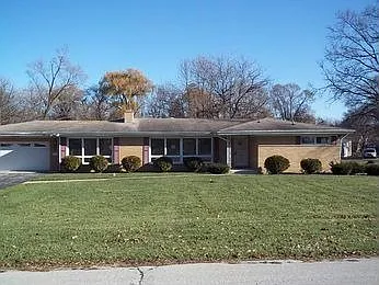693 Brookwood Ter photo 1