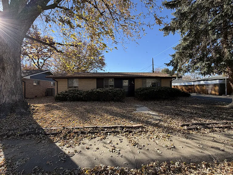 1033 Grant St — Photo 10