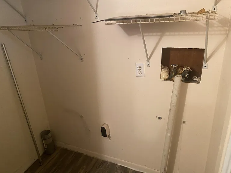 2220 Christy Ln — Photo 11