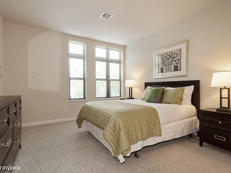 Harmonee Square Apartments — Photo 10