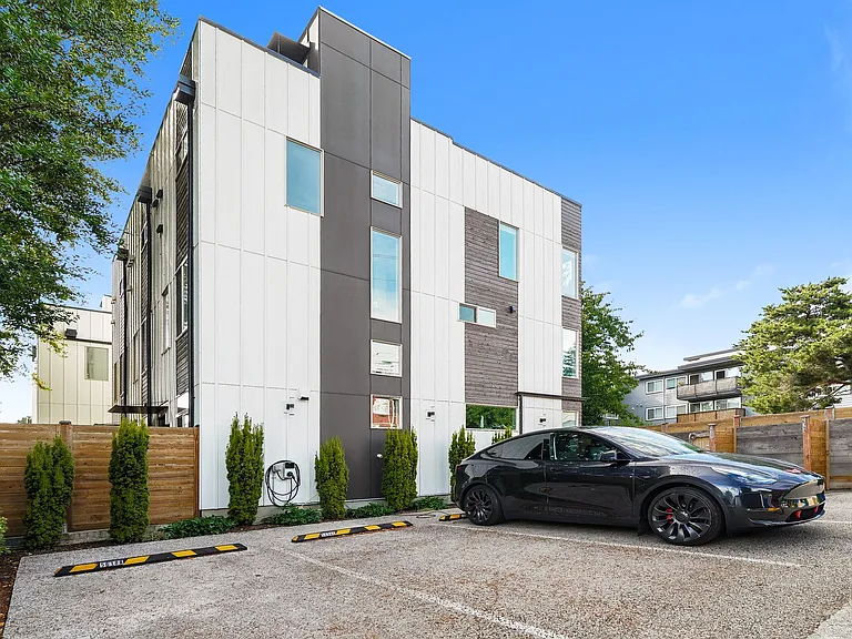 5616C California Ave SW — Photo 30