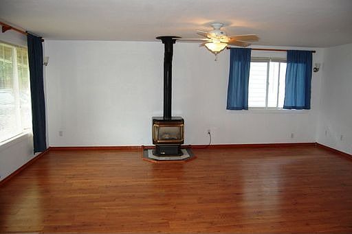5th image of 1117 Dewey Dr