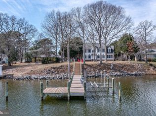 562 Oyster Point Dr, Reedville, VA 22539