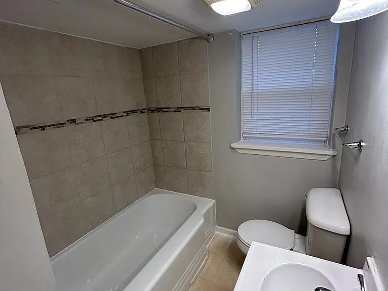 132 W Warburton St — Photo 7