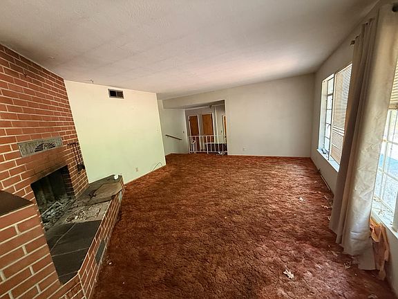 3rd image of 714 Woodland Way