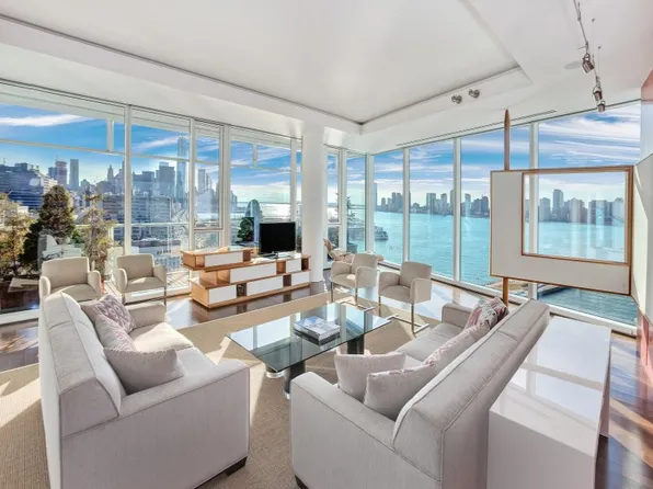 165 Charles Street image 1 of 9