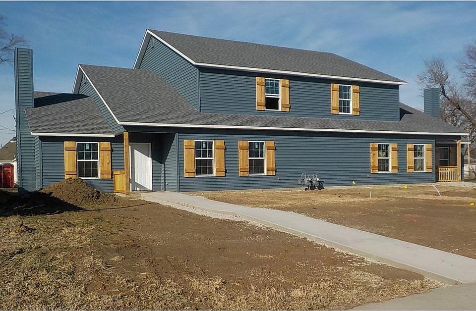 1st image of 1102-1104 W 10th St