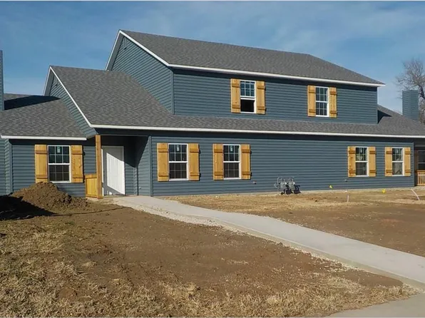 1102-1104 W 10th St, Coffeyville, KS 67337