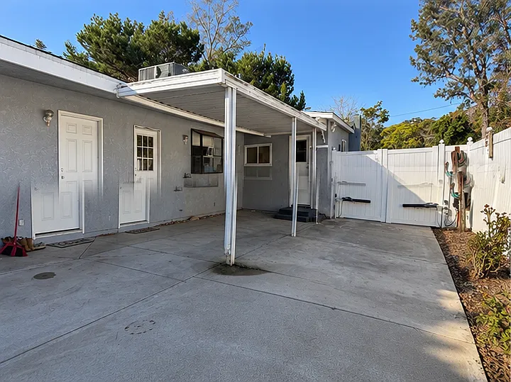 Studio, 558 sqft, $2,100 — Photo 3
