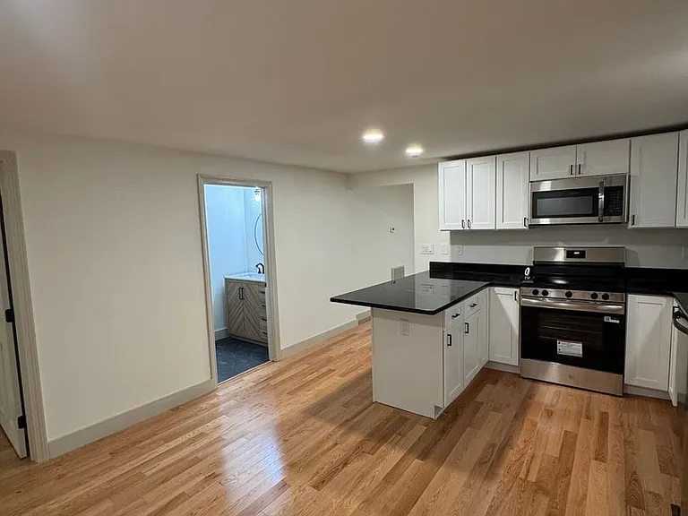 51 Summit St — Photo 12