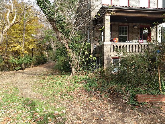 View of the apartment from the park