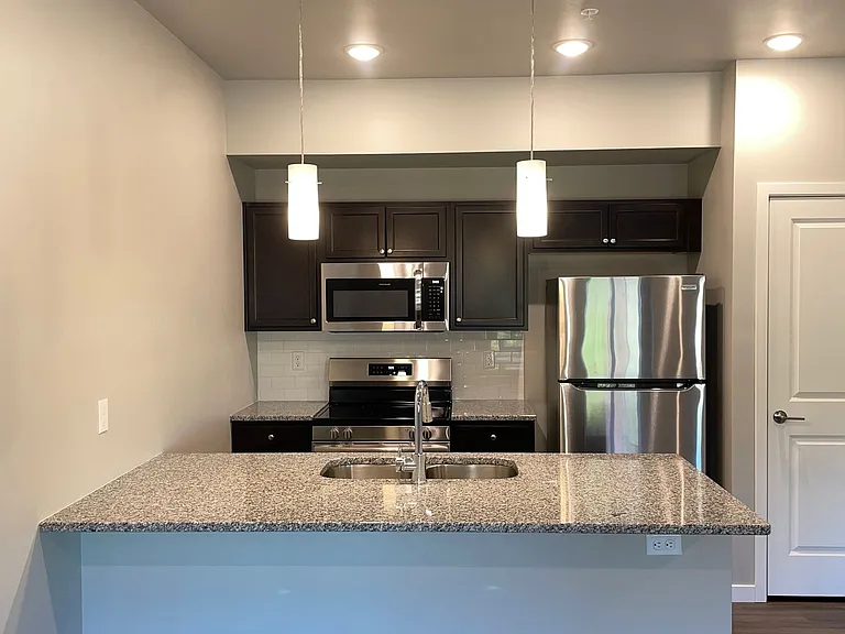 5115 N River Blvd NE — Photo 5
