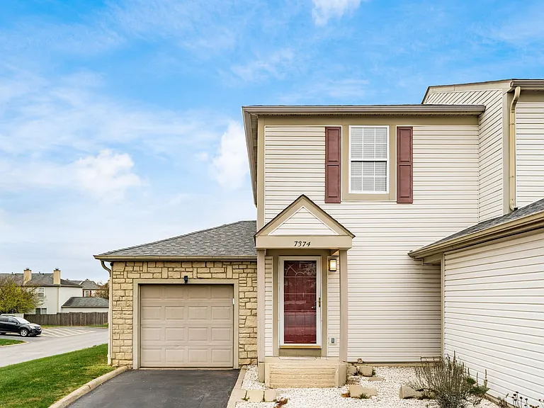 7374 Donovan Dr — Photo 2