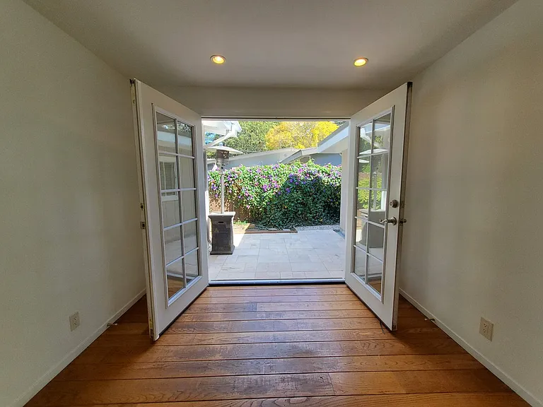 6 Stadium Way — Photo 15