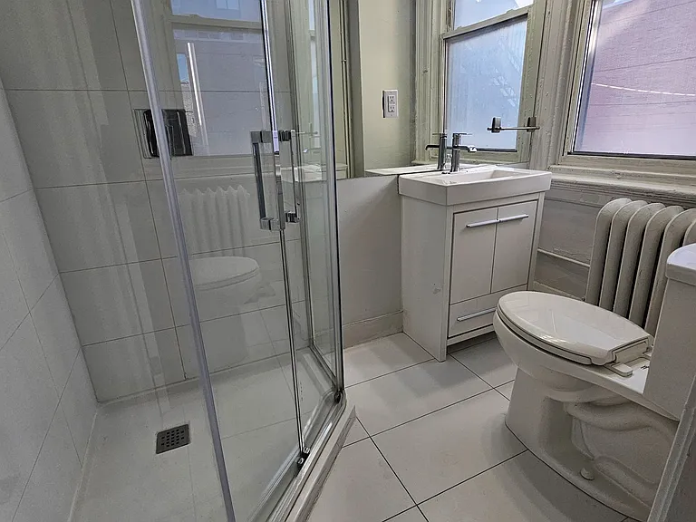 437 Spadina Ave #2 — Photo 19