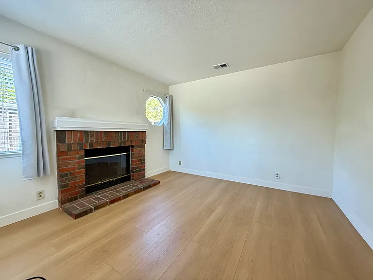 43265 Bush Ct — Photo 11