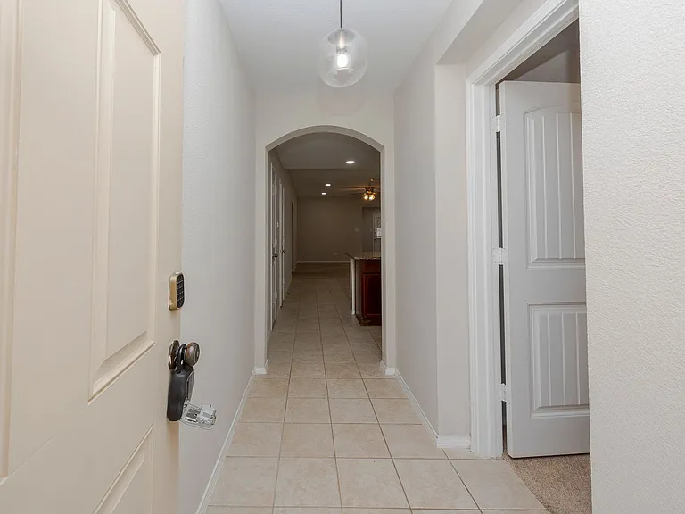 2544 Saldana Dr — Photo 4
