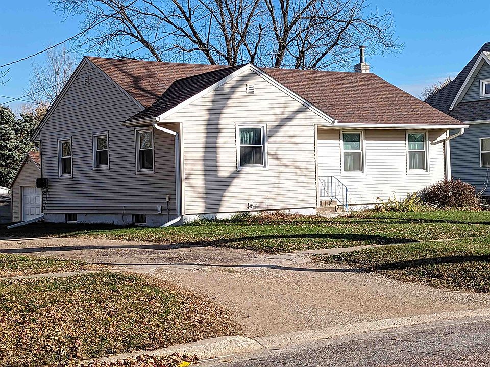1st image of 403 Avenue Ave
